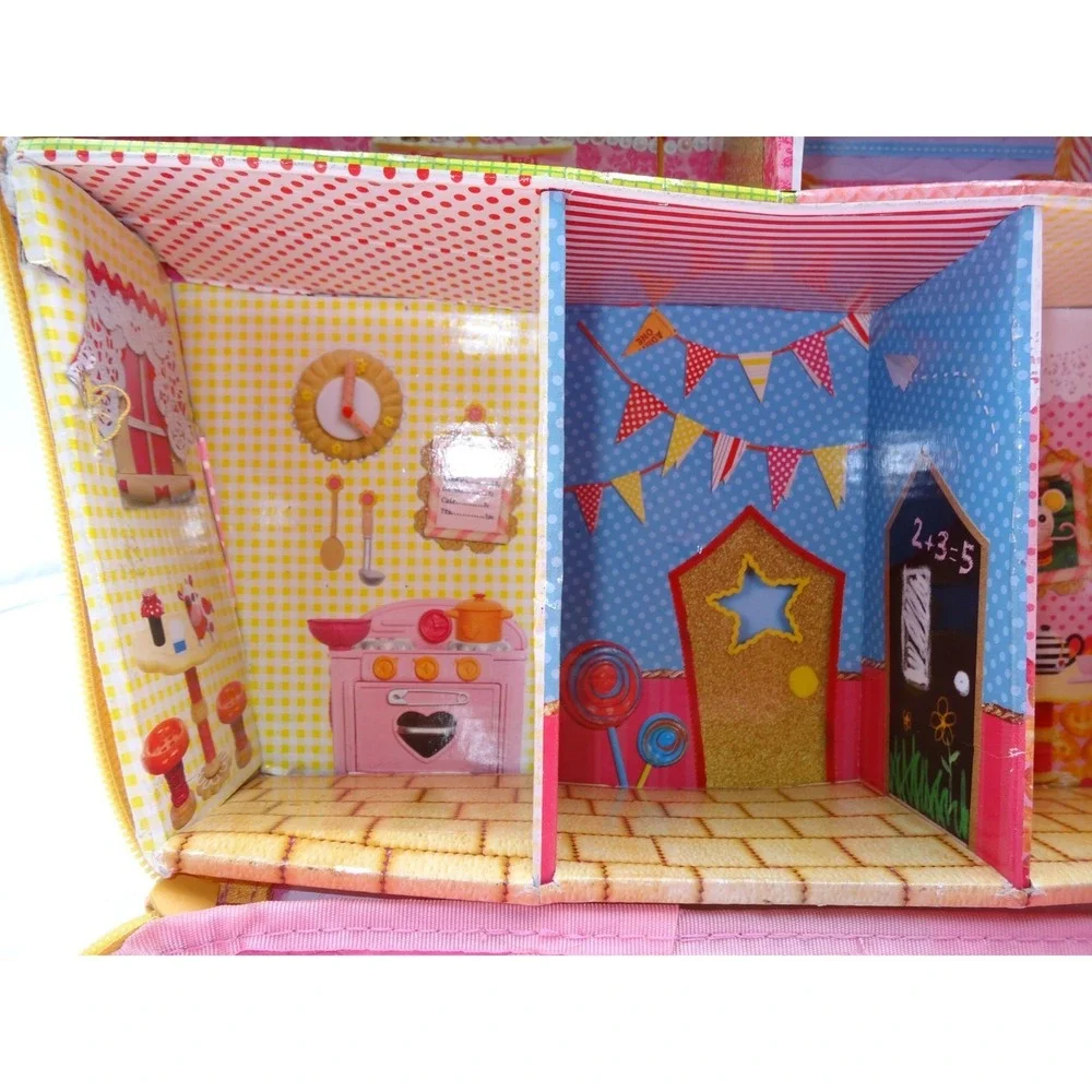 Lalaloopsy Carry Along Case & Doll House  2 Mini Dolls included Sunny‎ and Spot